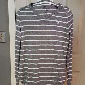 Like new! Abercrombie Kids Sweater, size 13/14